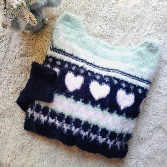 🍒NWT🍒 VICTORIA'S SECRET SWEATER - Picture 2 of 8